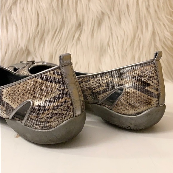 Stuart Weitzman Metallic Snakeskin Loafer Flats - Picture 10 of 13